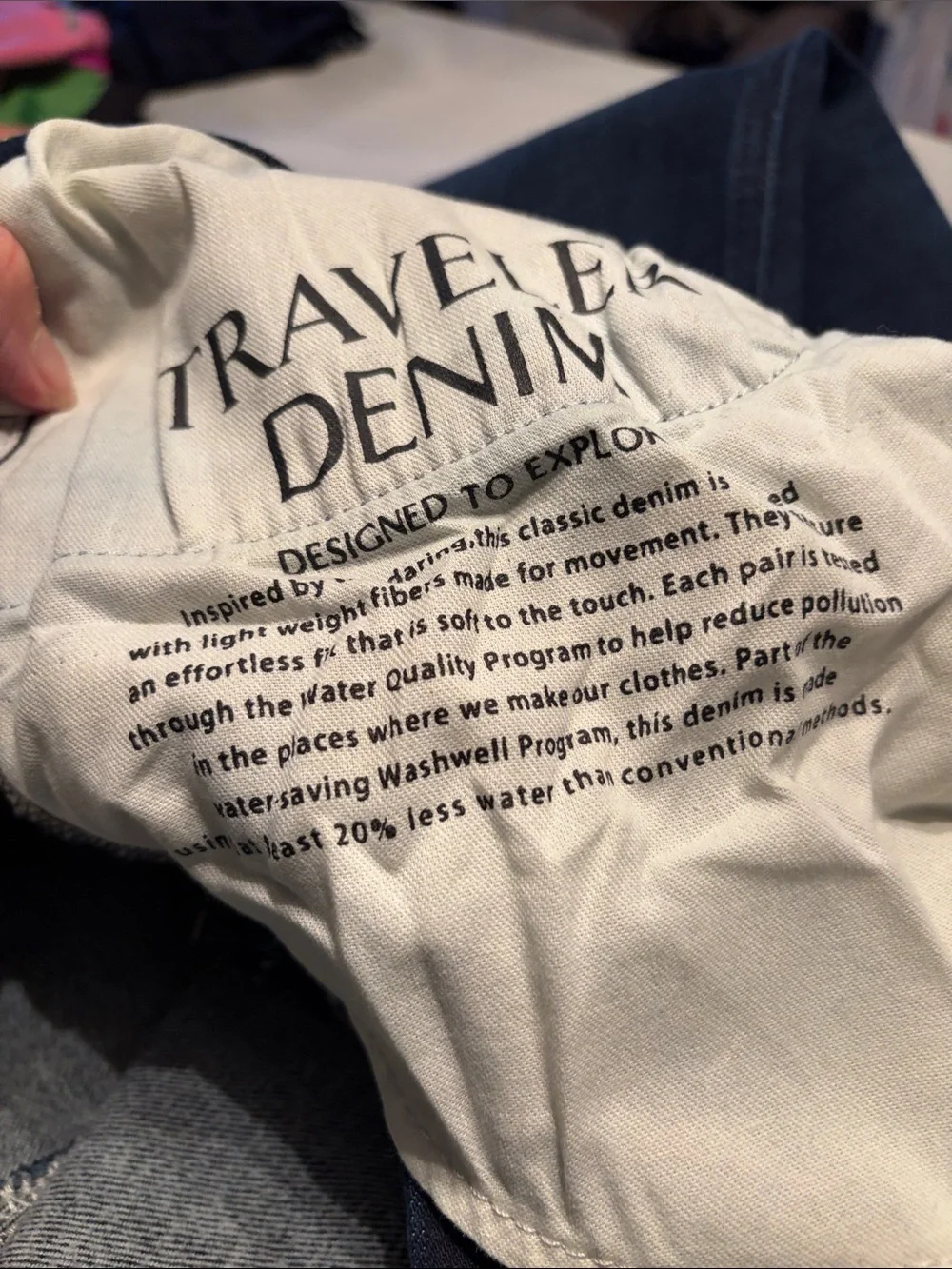 Banana Repiblic Men’s “Traveler” straight leg jeans